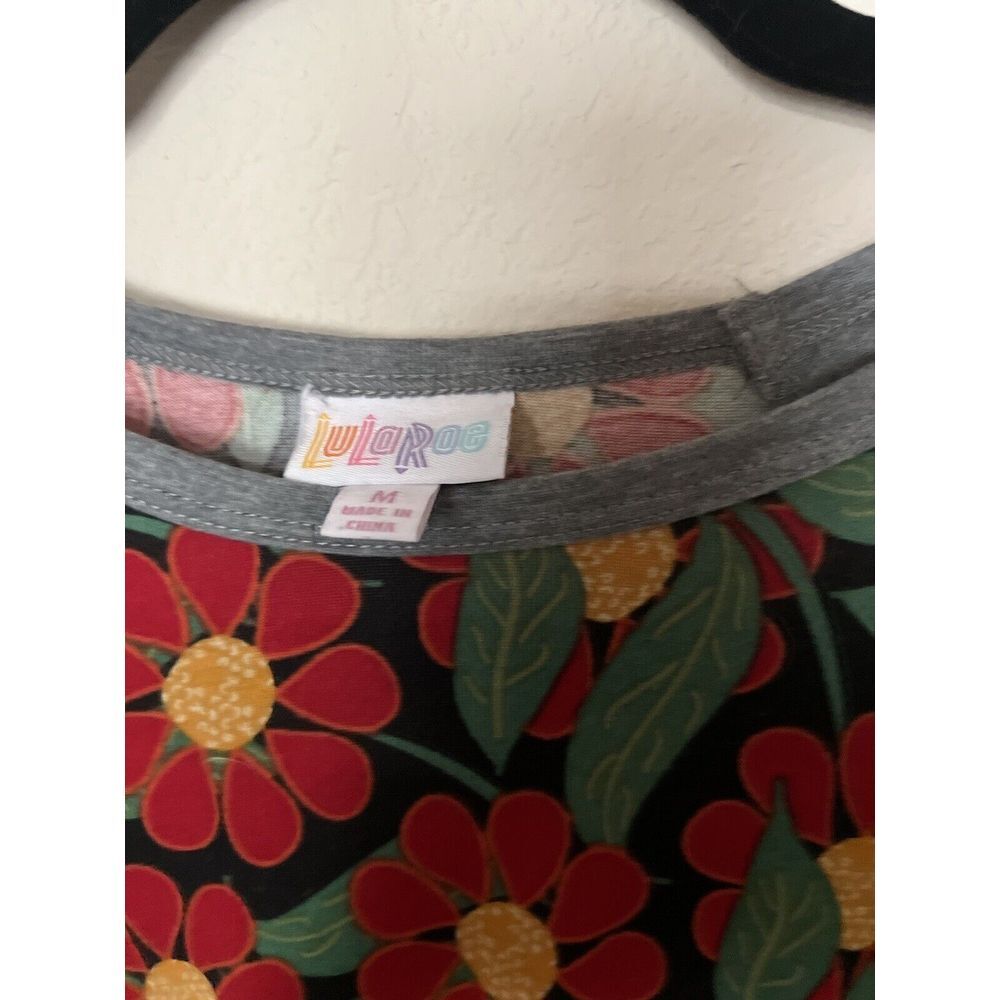 Lularoe Raglan Top Randy Size Medium‎ Floral Print - Picture 2 of 2